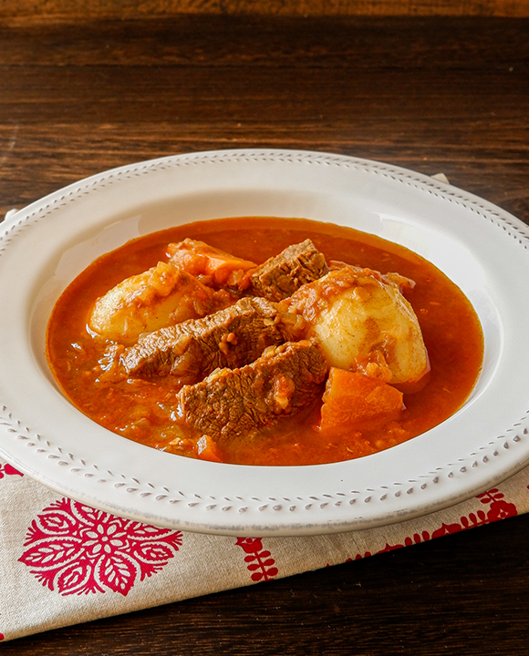グヤーシュ 牛肉とパプリカの煮込み From ハンガリー Sukarne Japan公式オンラインストア