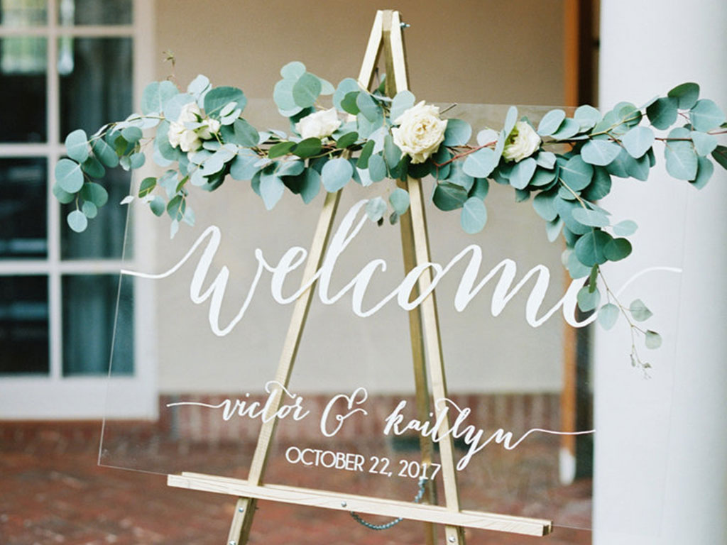 Love Life & Bloom K & V welcome sign