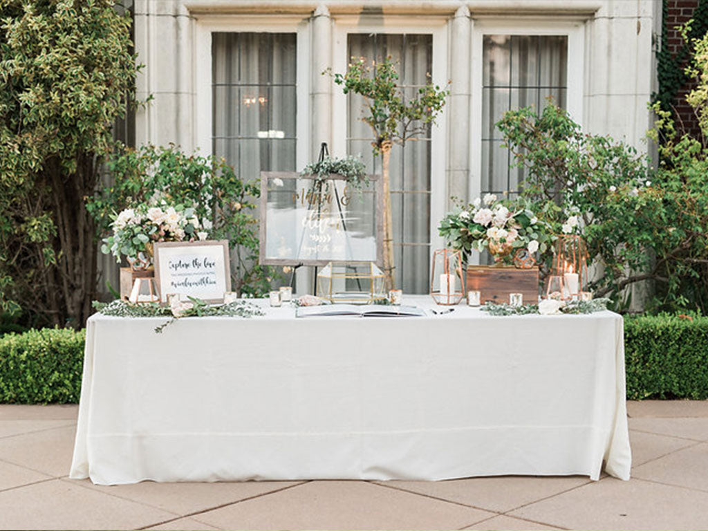 Love Life & Bloom M & E events table with flowers