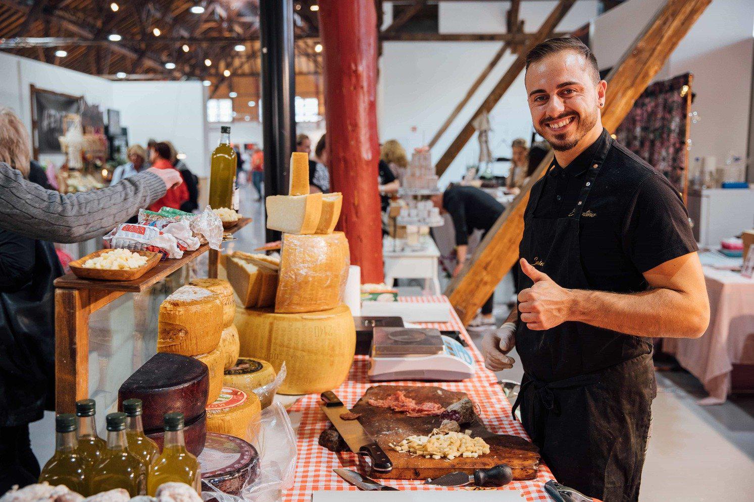 Salentino Feinkost Messestand mit italienischer Feinkost