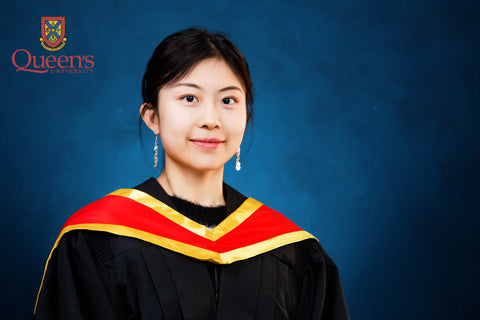 Tsing Photography offers an early bird discount on graduation photo packages for graduates