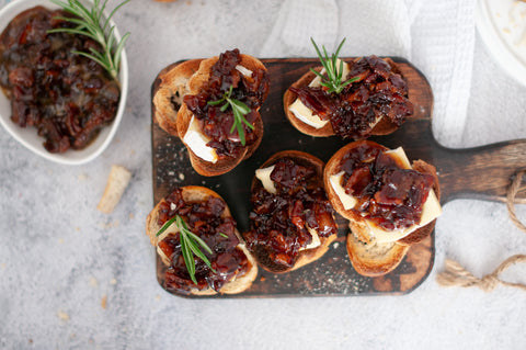 Bourbon jam croustini