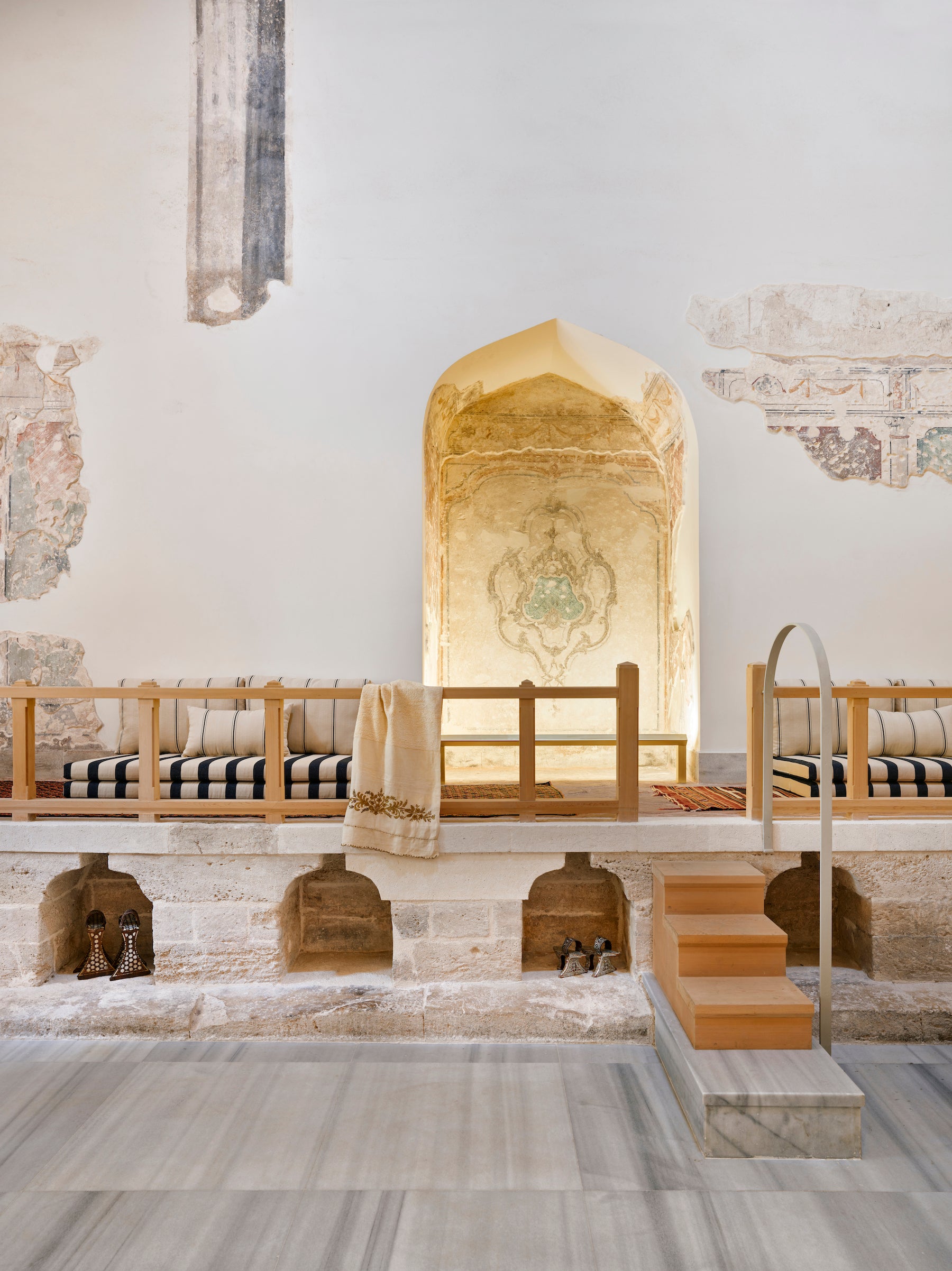 women's cold room in a hammam