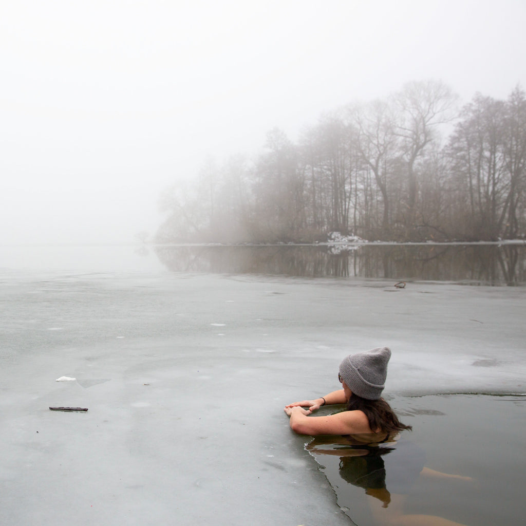 cold water therapy - ice swimming