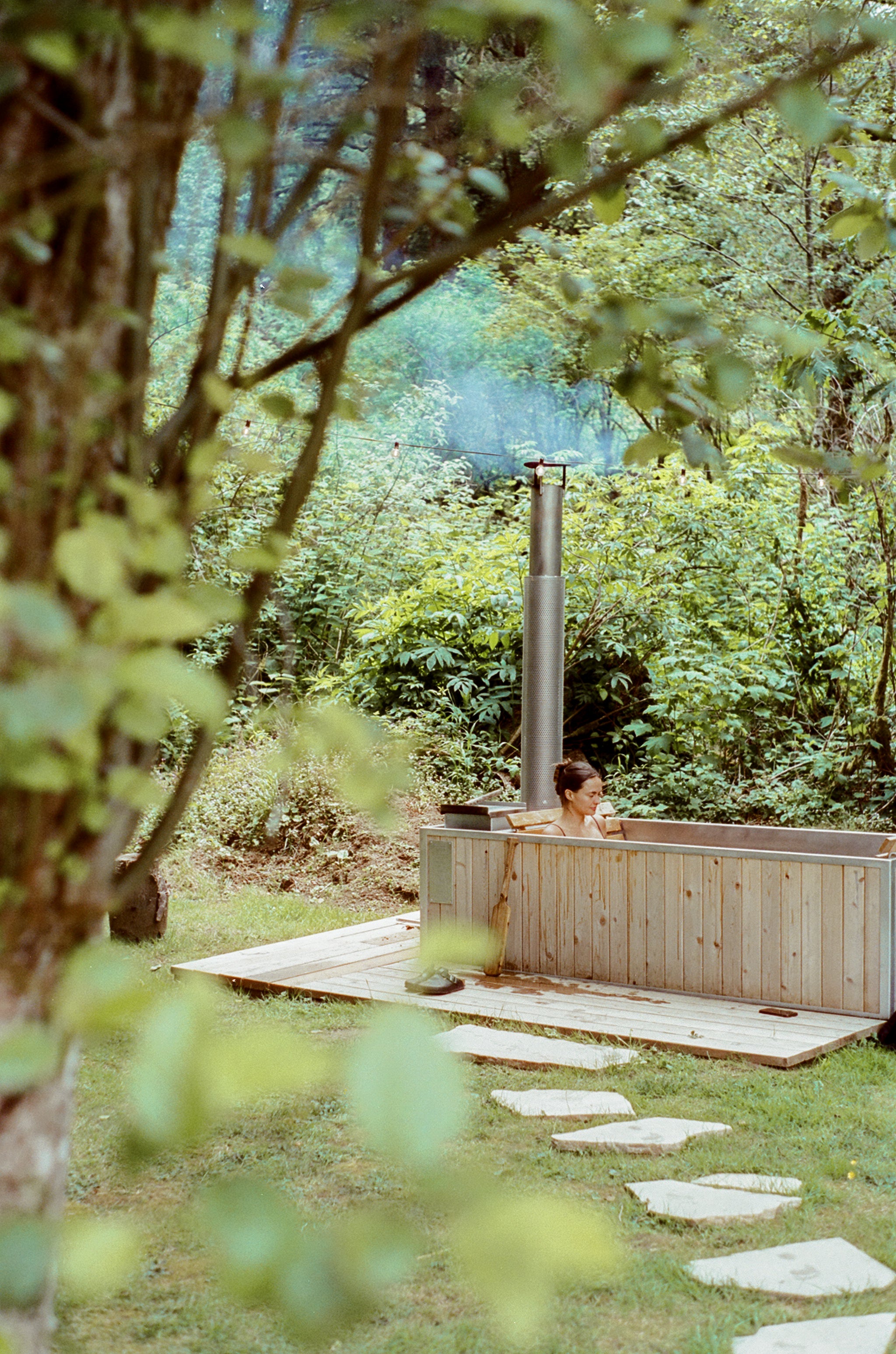 wood burning hot tub at River Cabaan