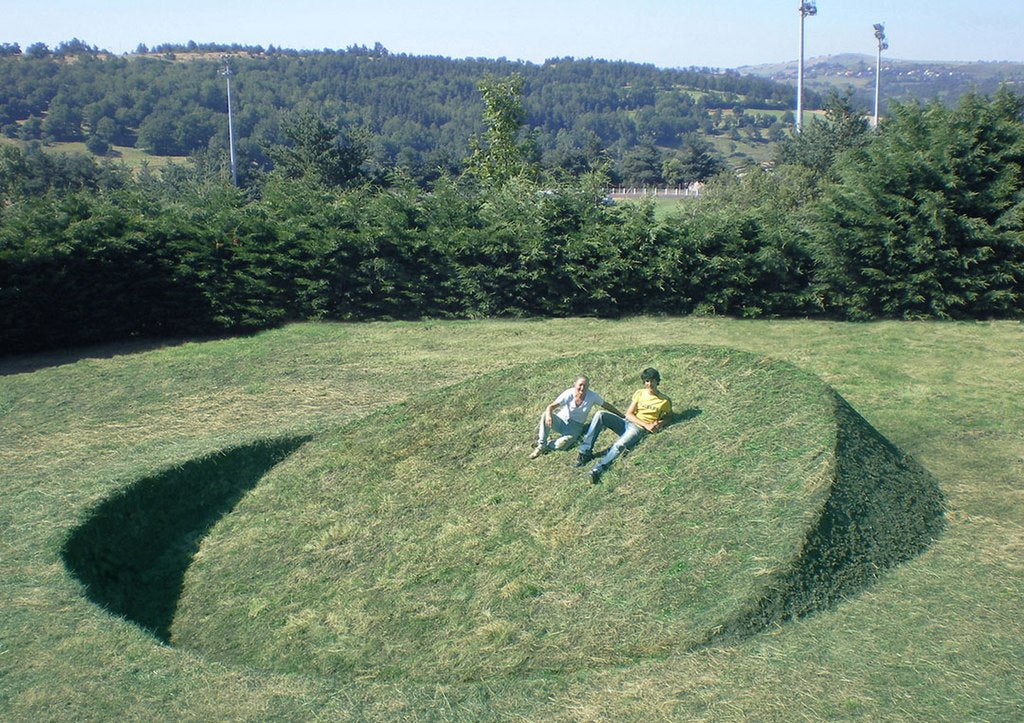 A photo of the land art Round Balance by Tanya Preminger