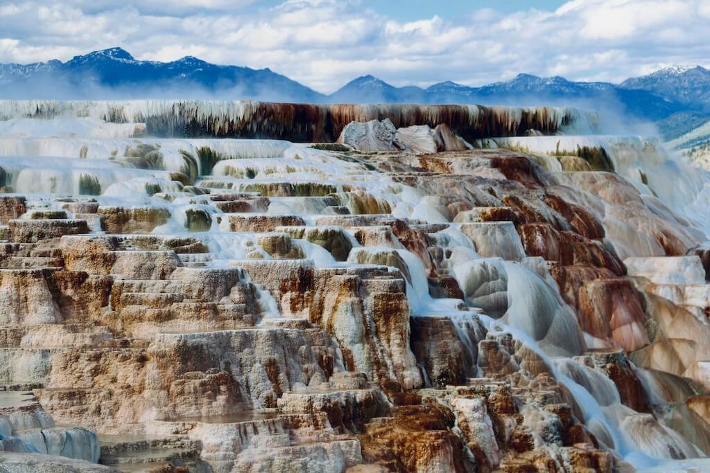 mammoth hot springs wyoming natural