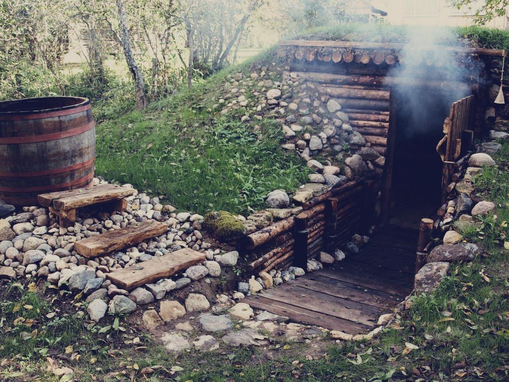 Nordic sauna and cold plunge tub
