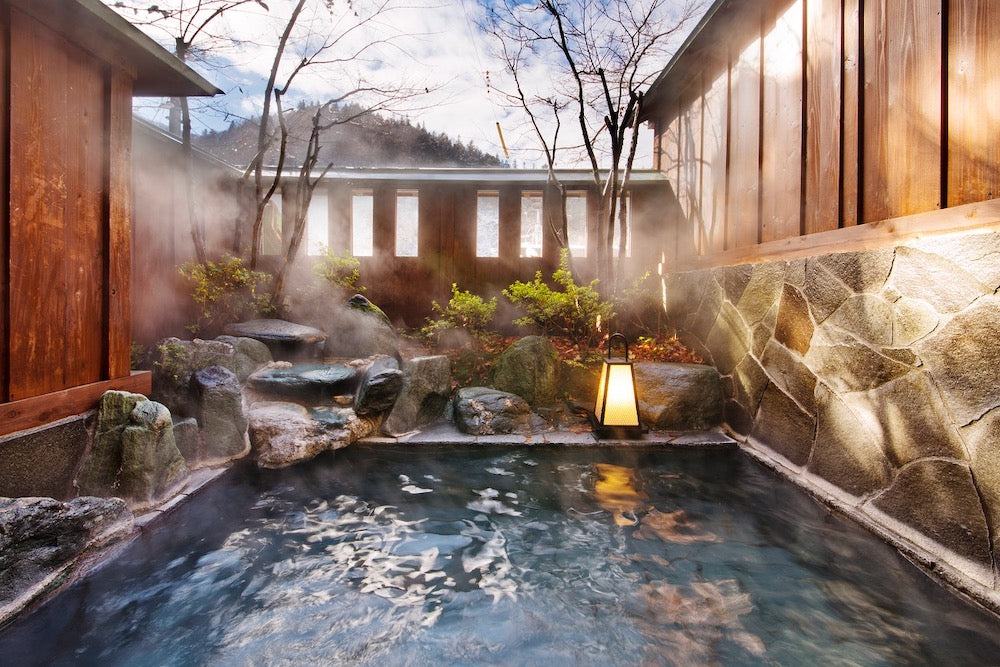 outdoor japanese soaking tub - rotenburo