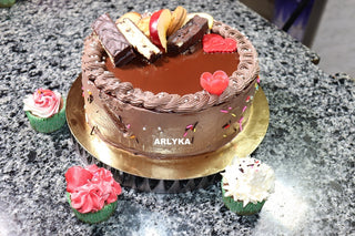 Gateau Au Chocolat Carre Avec Des Raisins Patisserie Arlyka