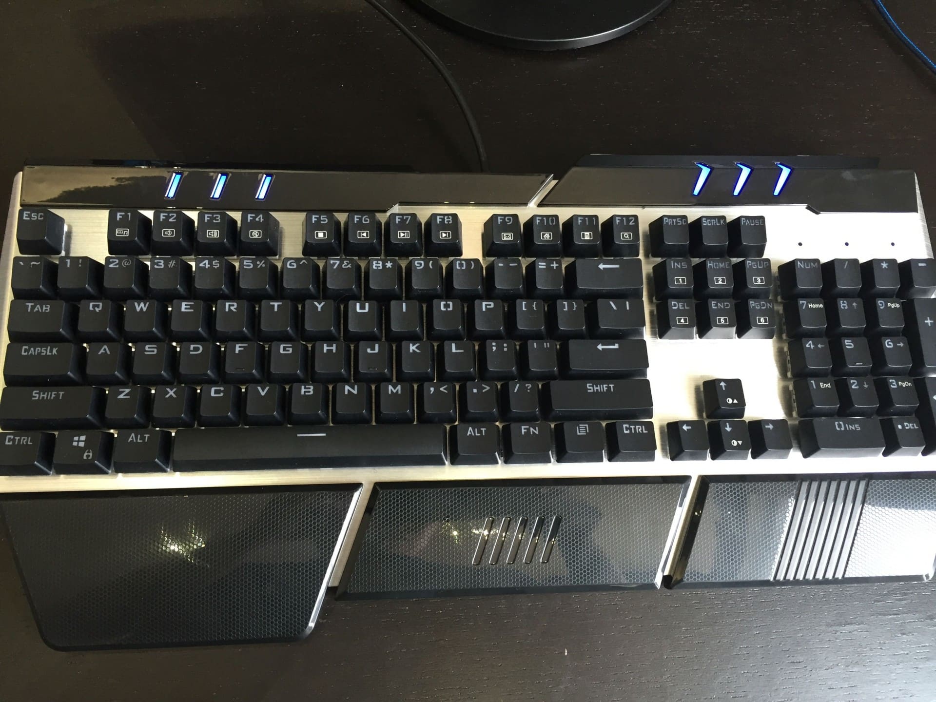 Overview of HV-KB378L mechanical keyboard
