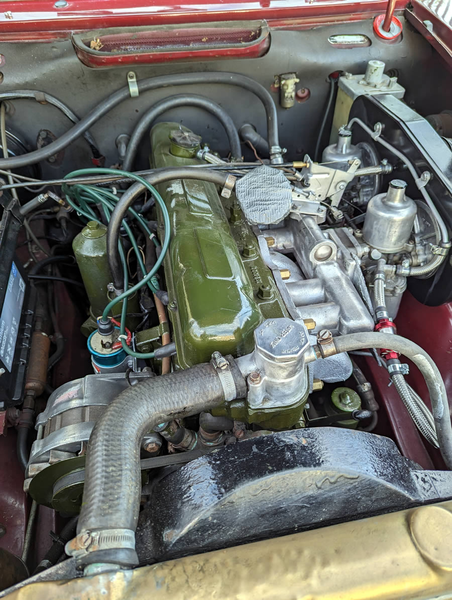 Engine compartment Austin 3-Litre