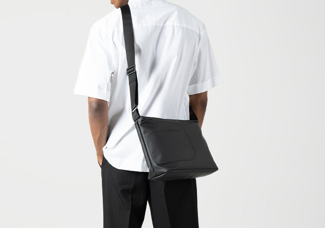 kepler shoulder bag