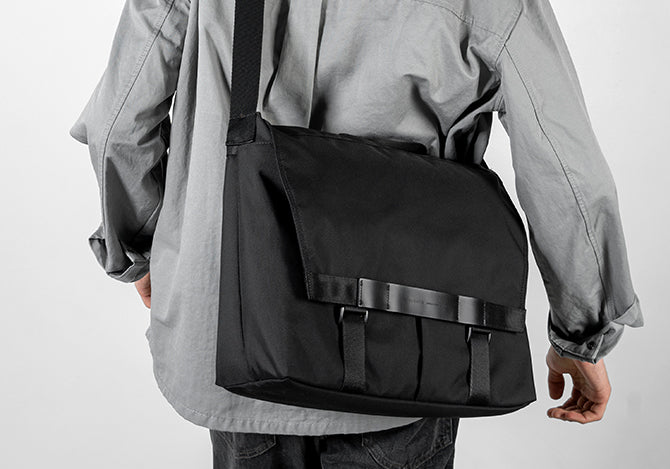 Klein messenger bag