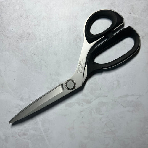 KAI 4 inch CURVED Needlecraft Scissors - 4901331501753 Quilt in a