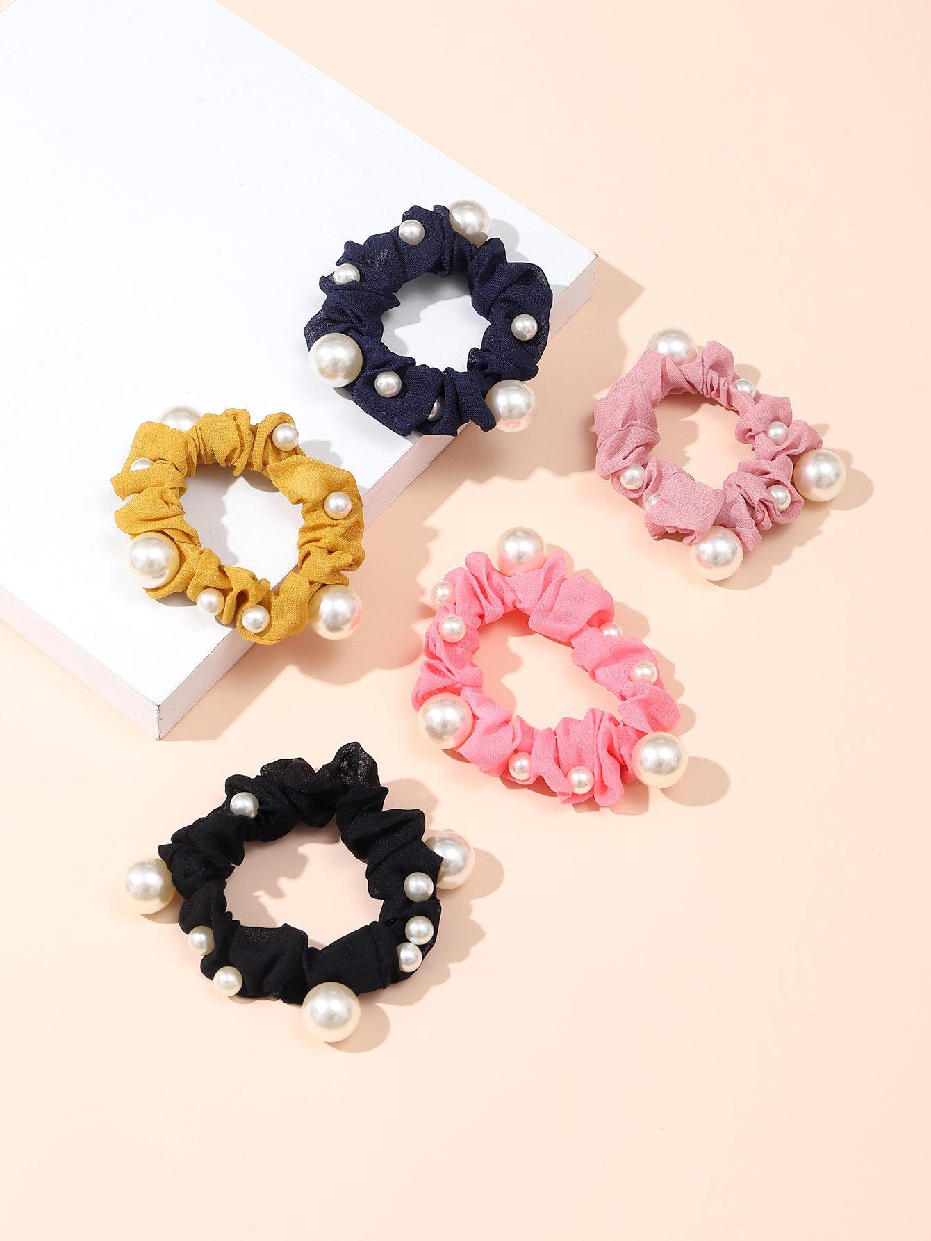 5pcs Faux Pearl Decor Scrunchie Hair Ties Girls Ponytail Holders Rubber Band