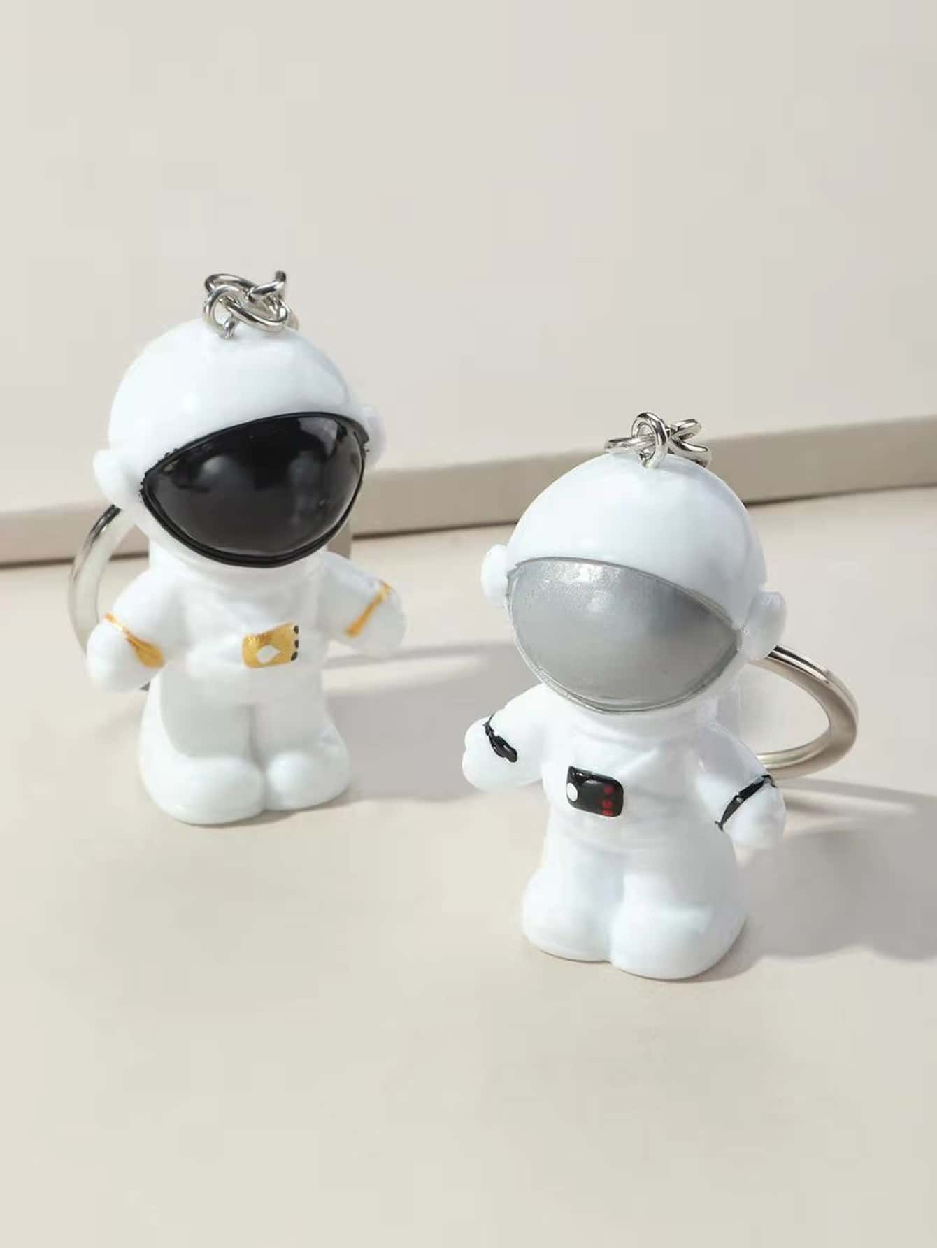 New 2pcs Spaceman Charm Keychain Handbag Charms Accessories Purse Car Key Ring Decor