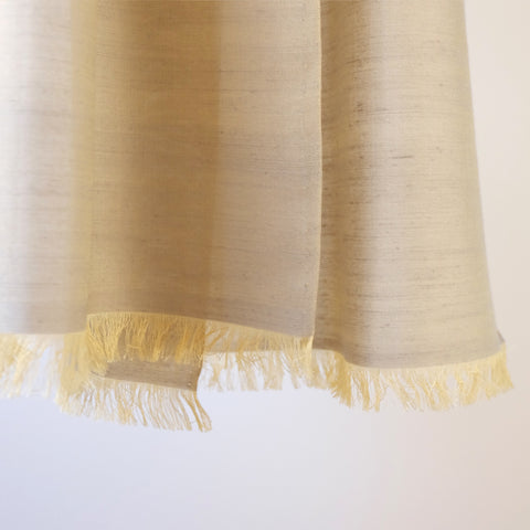 https://tumuginoyakata-online.com/collections/shawl/products/wind-shawl-solid-1?variant=43513342034128