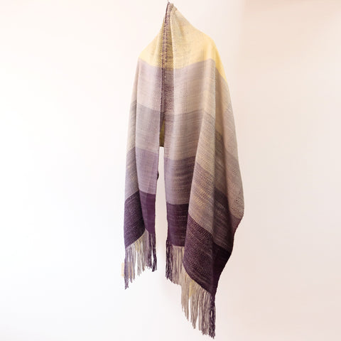 https://tumuginoyakata-online.com/collections/shawl/products/yuki-tsumugi-silk-shawl-mawatamatou-multi?variant=43482044661968