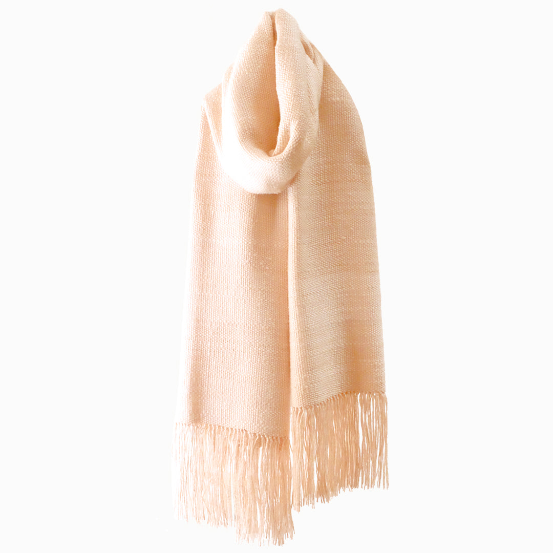 https://tumuginoyakata-online.com/collections/shawl/products/yuki-tsumugi-silk-shawl-mawatamatou-plain?variant=43482063438032