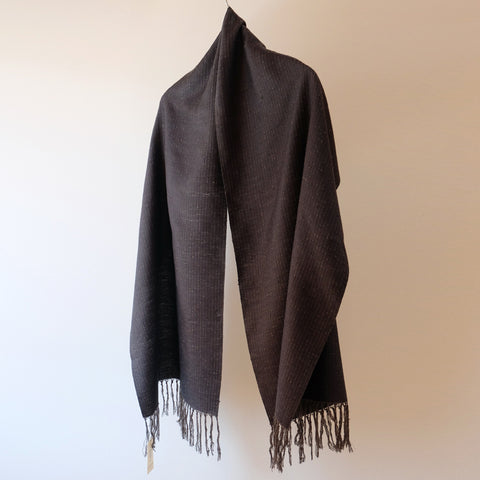 https://tumuginoyakata-online.com/collections/yuki-tsumugi-shawl/products/yuki-tsumugi-silk-shawl-sodateru?variant=43482073235664