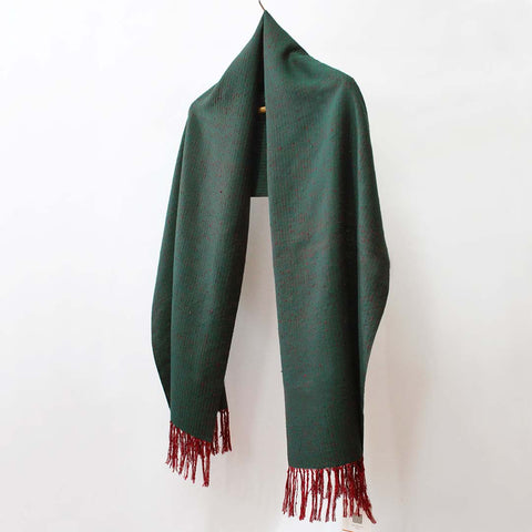 https://tumuginoyakata-online.com/collections/shawl/products/yuki-tsumugi-silk-shawl-sodaterugennteicolor