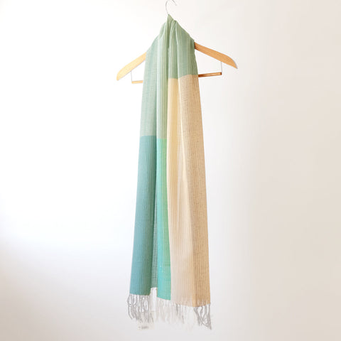 https://uerhzarprd516g9k-55202971856.shopifypreview.com/collections/shawl/products/yuki-tsumugi-silk-shawl-leichinennjyuu?variant=43482105282768