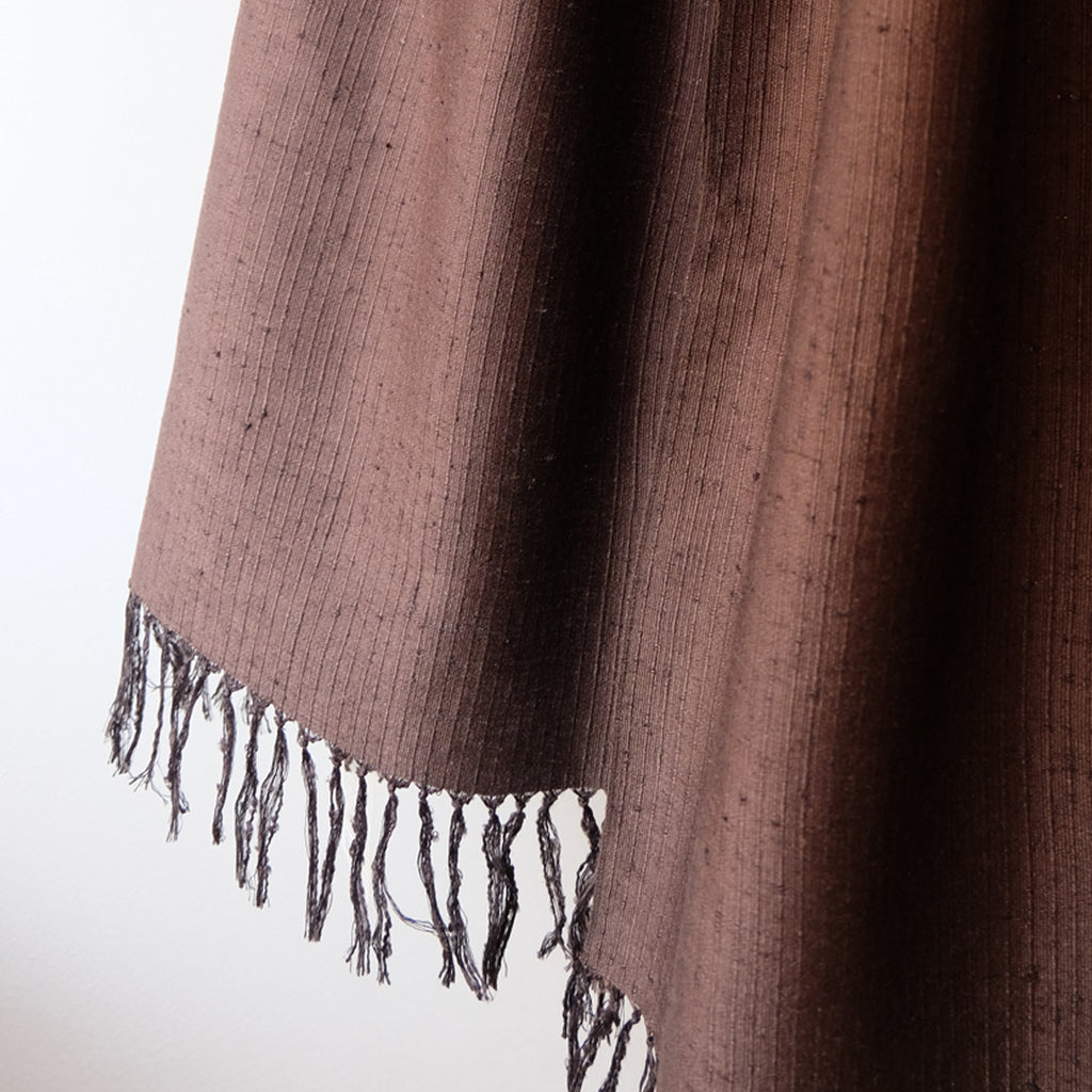 https://tumuginoyakata-online.com/collections/shawl/products/silk-shawl-sodateru-plain?variant=43154498650320
