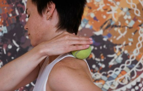 Massage Technique: Alternating Shoulder Press (with neck mobilization!) 