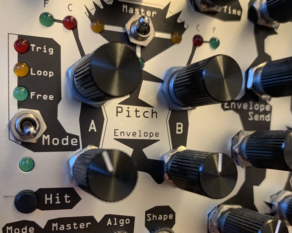 Silve Oscillator by Noise Engineering showcasing Trig, Loop and Free