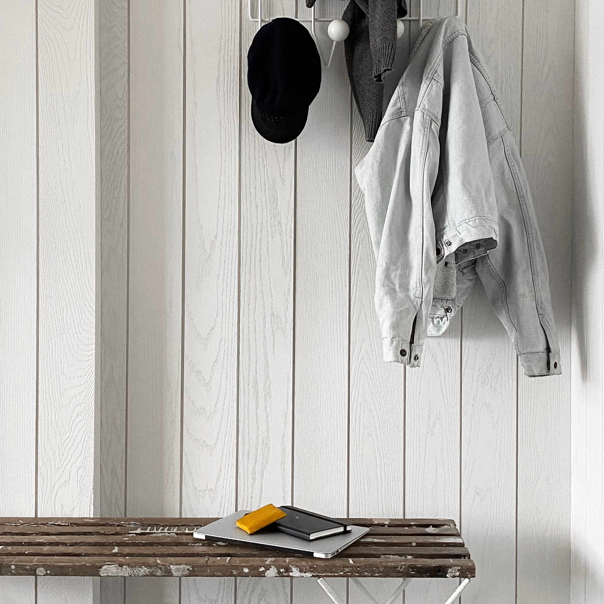 Classic White Oak Shiplap Timeline Wood   Timeline Oak Shiplap Classic White Wall 1 2100x 