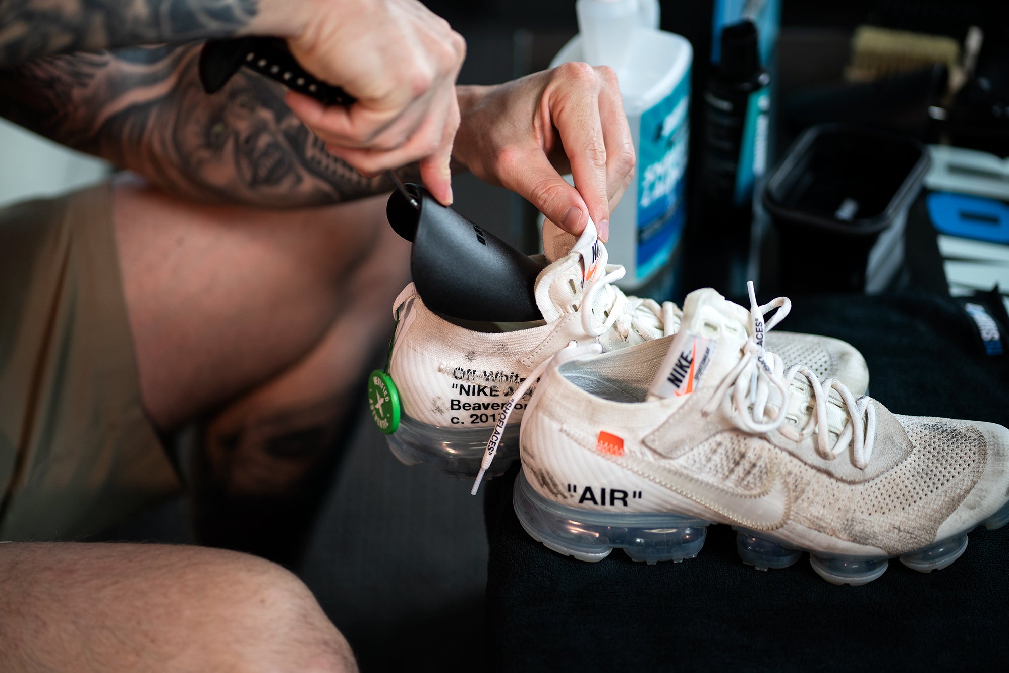 how to clean flyknit sneakers