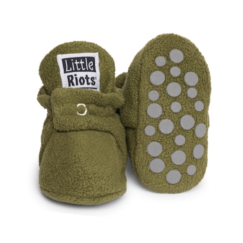 Little Riots - babyslofjes - antislip - fleece stepper - olijf groen - slofjes voor je baby, dreumes en peuter voor jongens en meisjes - 18-24 Maanden (14cm) - schoenmaat 22-23
