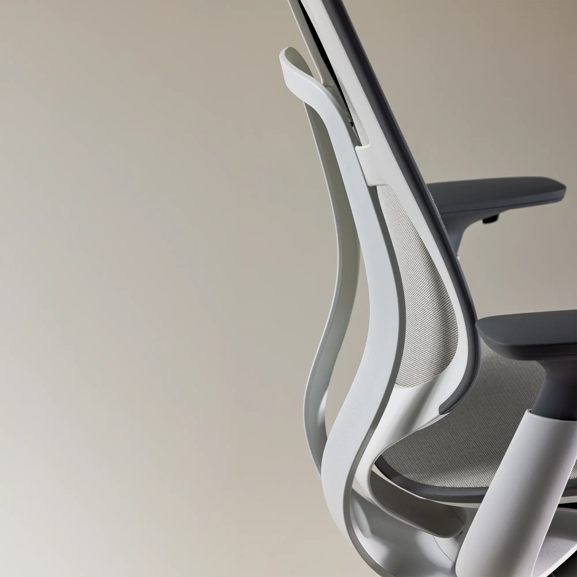 Ohne Kopfstütze / Intermix Opaque Möwengrau KR14