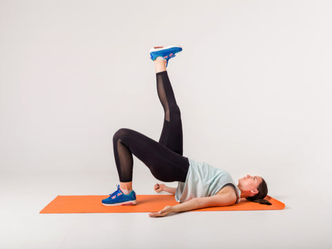 Gym lady doing glute workout