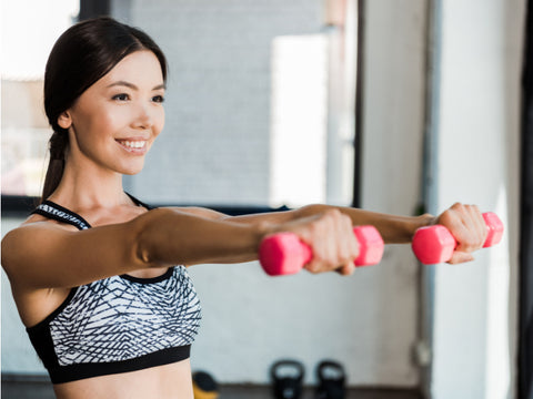 fitness lady doing workouts to remain in form