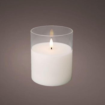 Flickering flameless candle