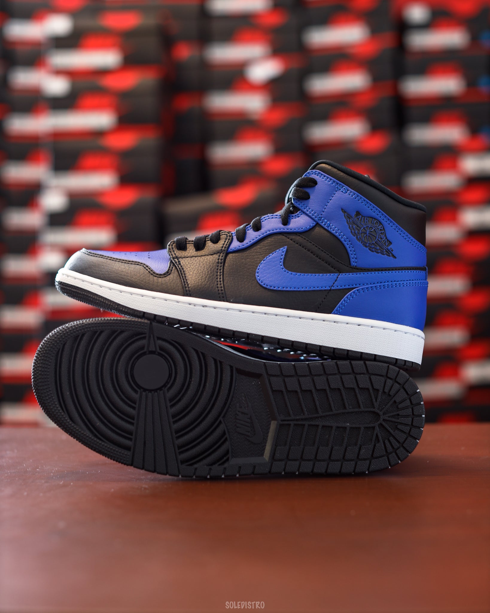 Jordan 1 Mid Hyper Royal Tumbled Leather Soledistro