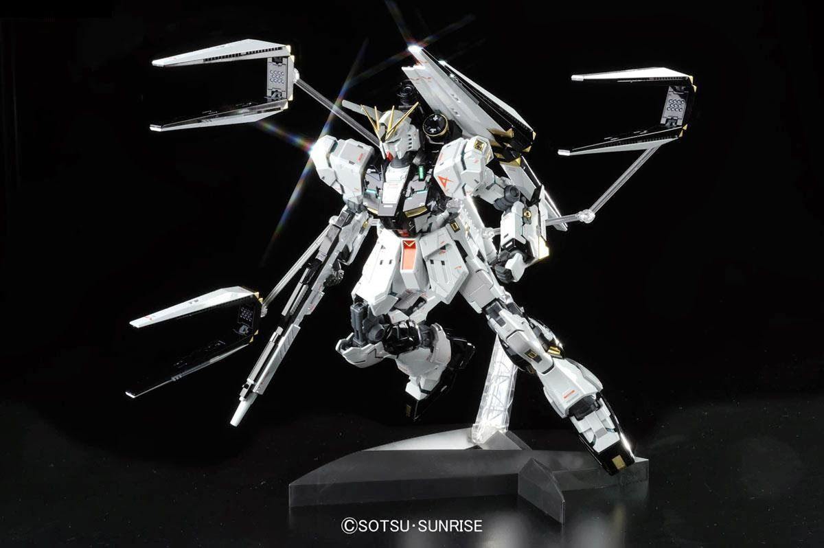 バンダイ 1/100 MG ガンダム ver.2.0 チタニウムフィニッシュ-