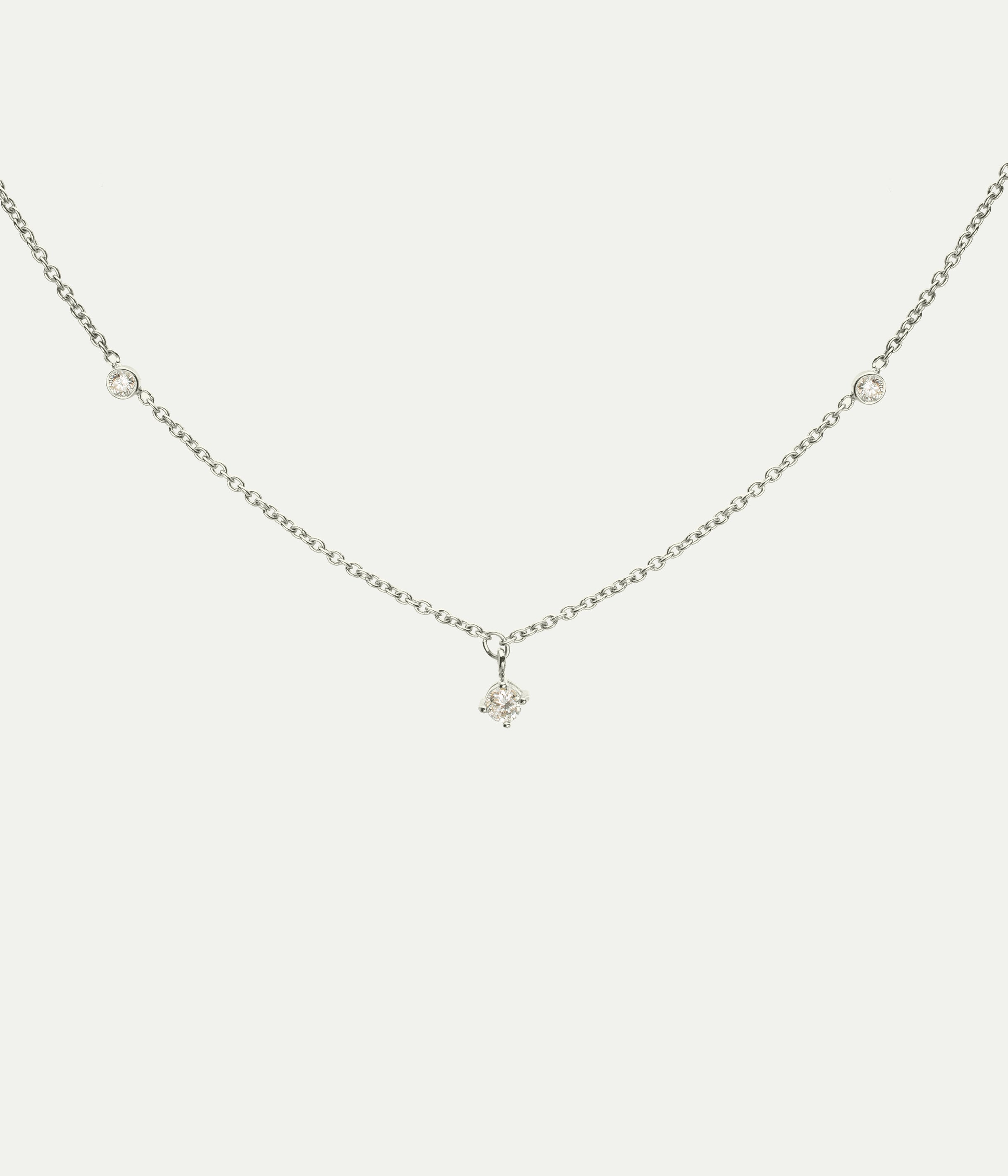 Collier Holly or gris 9 diamants