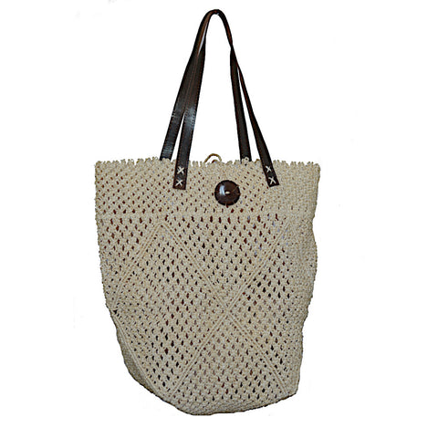 sac seau en sisal crocheté, de couleur naturelle, motif losange, avec son anse en cuir