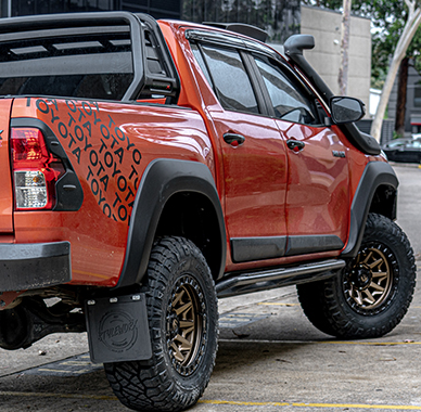 toyota hilux with fender flares