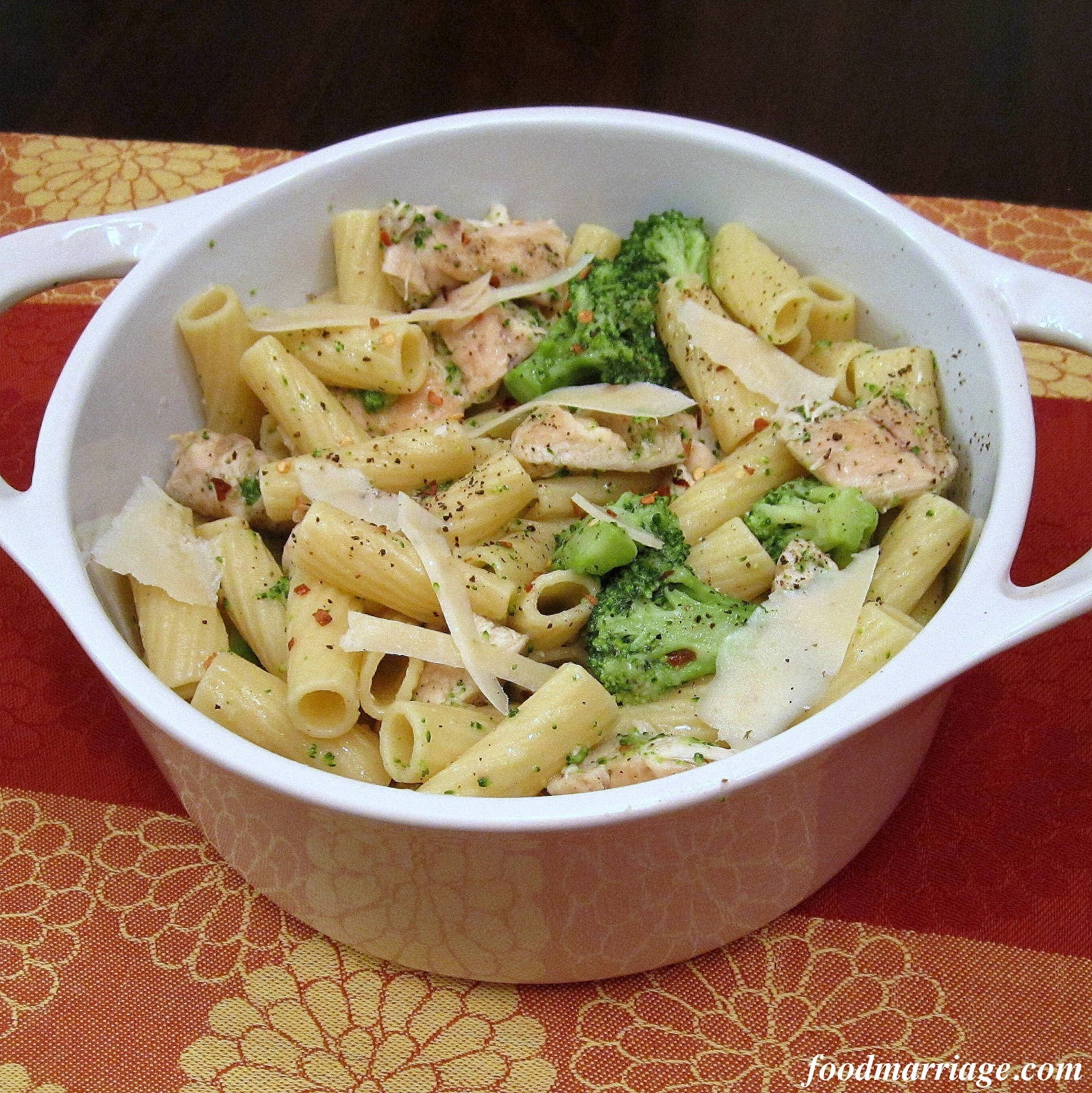 https://cdn.shopify.com/s/files/1/0552/3217/files/Rigatoni_with_Chicken_and_Broccoli_Logo.JPG?9300508179065034191