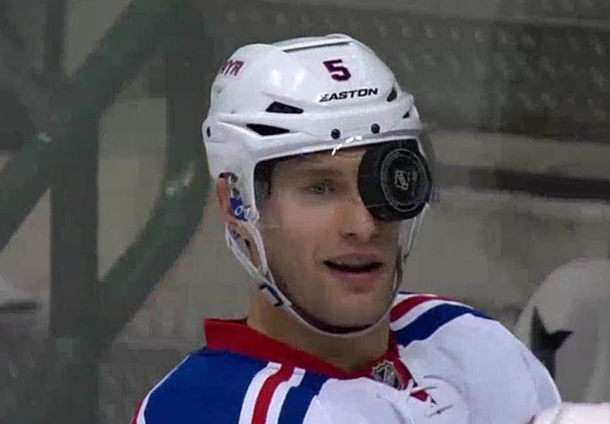 different-types-of-hockey-facial-protection.jpg