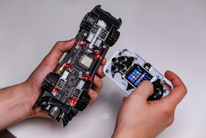 Why is learning complex mechanical engineering with CircuitMess Batmobile™ easy?