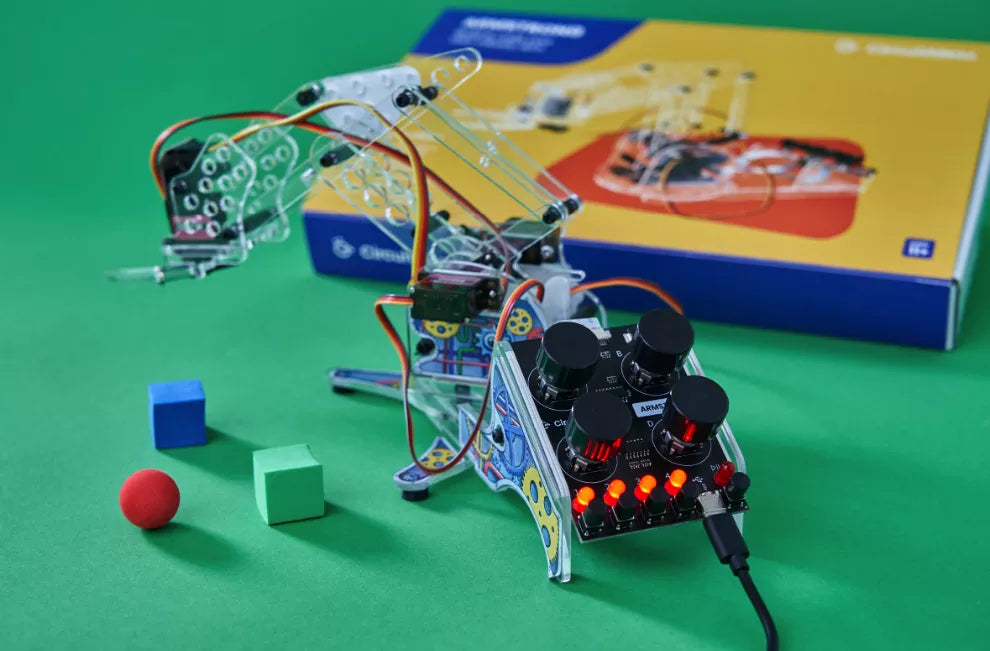 CircuitMess DIY robotic arm