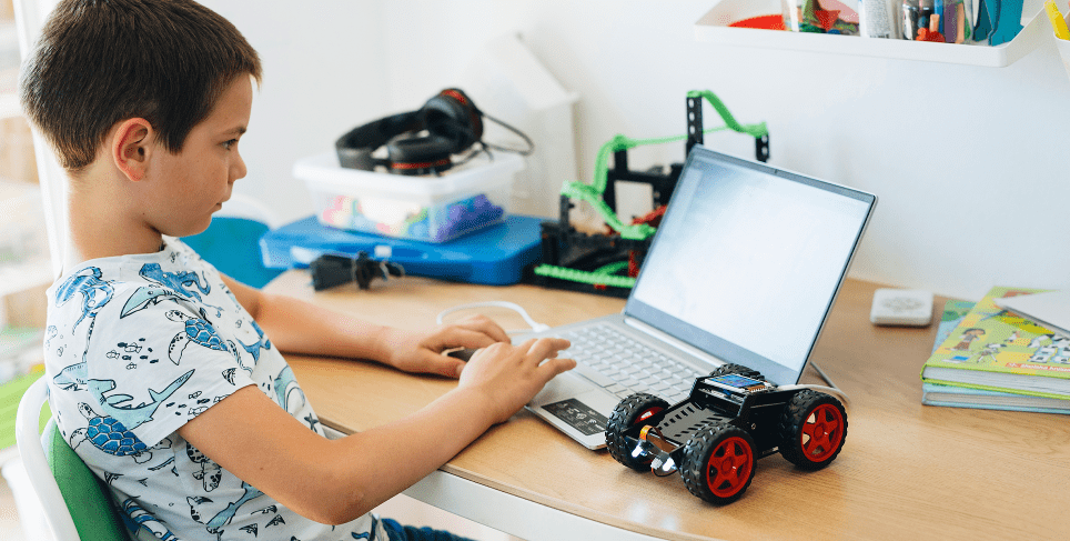 CircuitMess helps kids learn AI, electronics, and coding