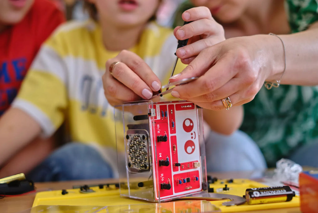 CircuitMess Hertz - a STEM educational toy for kids