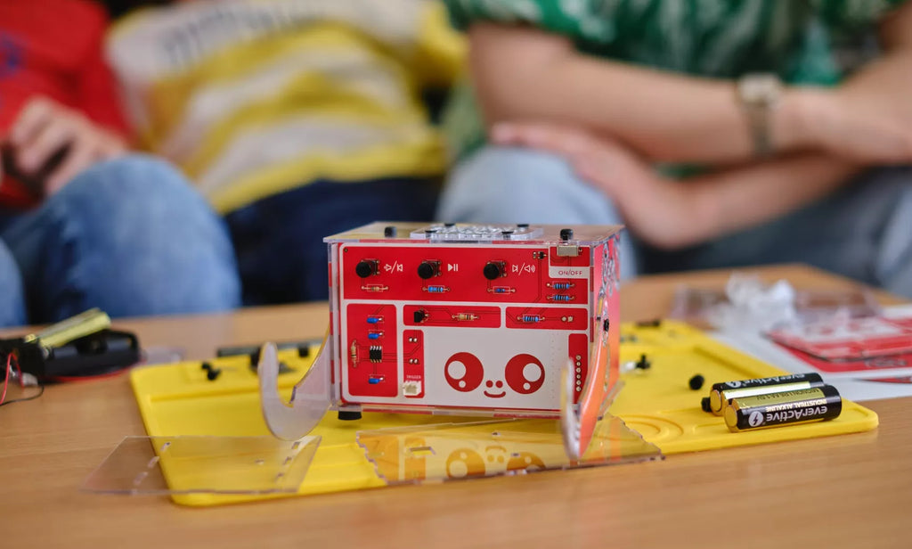Hertz - an educational STEM toy from CircuitMess that functions as a Bluetooth speaker