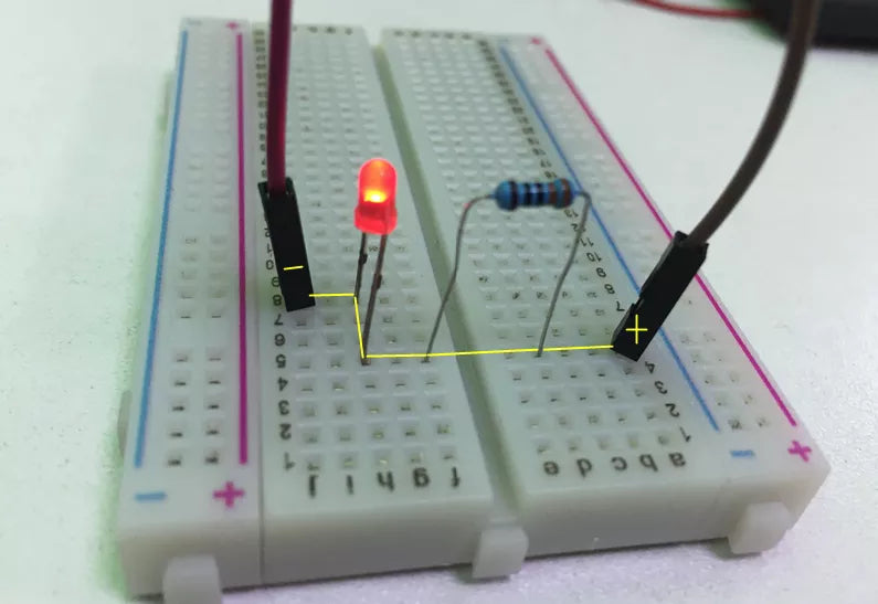 Basic circuit built with a breadboard